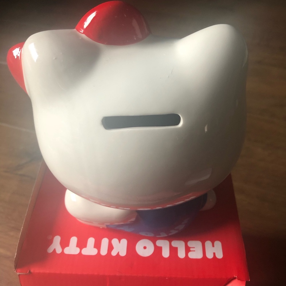 One Left! RARE HELLO KITTY-NWT large Ceramic Bank - Picture 4 of 10